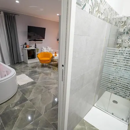 Piedigrotta Magique Luxury Bed & Breakfast 4*