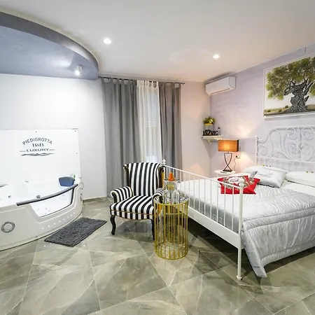 Piedigrotta Magique Luxury