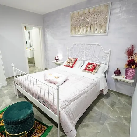 Couette-café Piedigrotta Magique Luxury 4*