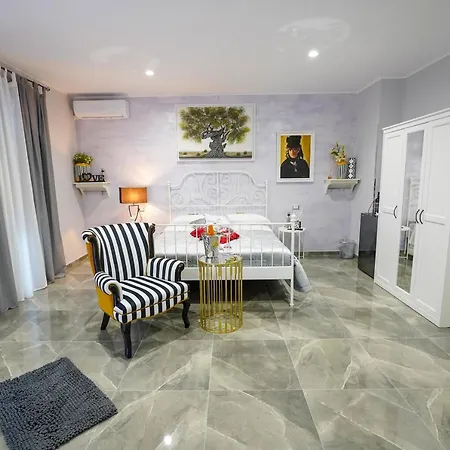 Piedigrotta Magique Luxury Bed & Breakfast 4*