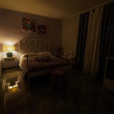 Piedigrotta Magique Luxury Oda ve Kahvaltı 4*