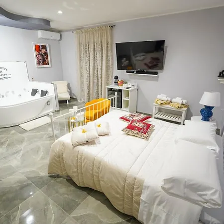 Piedigrotta Magique Luxury Couette-café Pizzo (Calabria)