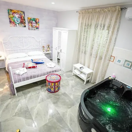 Piedigrotta Magique Luxury Bed and breakfast 4*