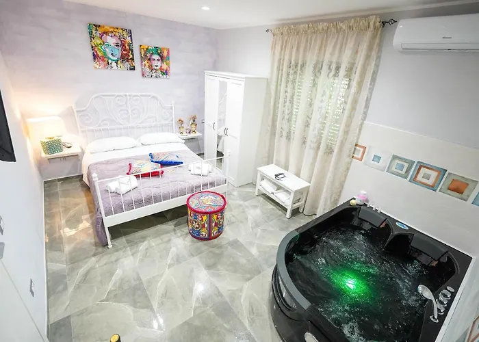 Piedigrotta Magique Luxury Oda ve Kahvaltı 4*